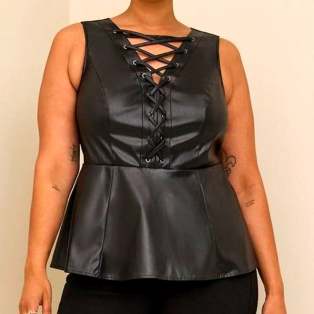 ❤️NWT TORRID FAUX LEATHER PLEATHER PEPLUM TOP - LACE UP NECKLINE - PLUS SIZE - Picture 6 of 9
